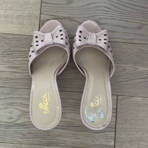 Dusty pink heels 3.5 inch heels approximately Size 8.5 to 9